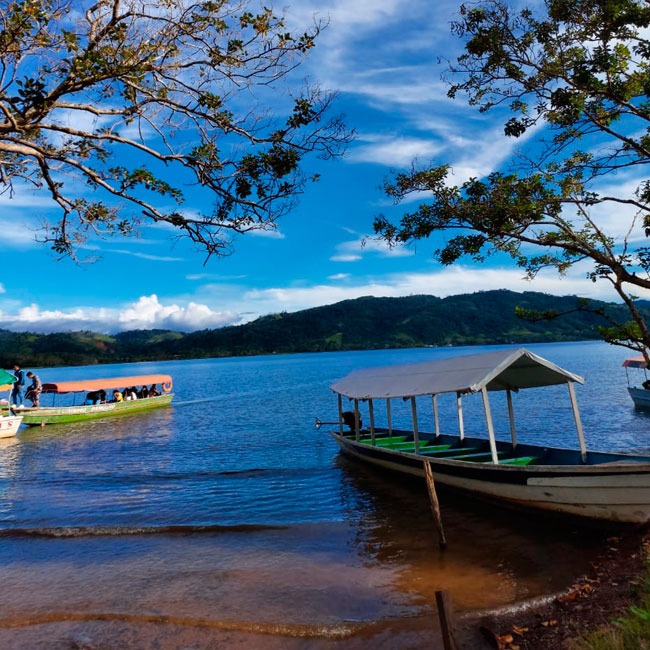 Tour a Laguna Azul